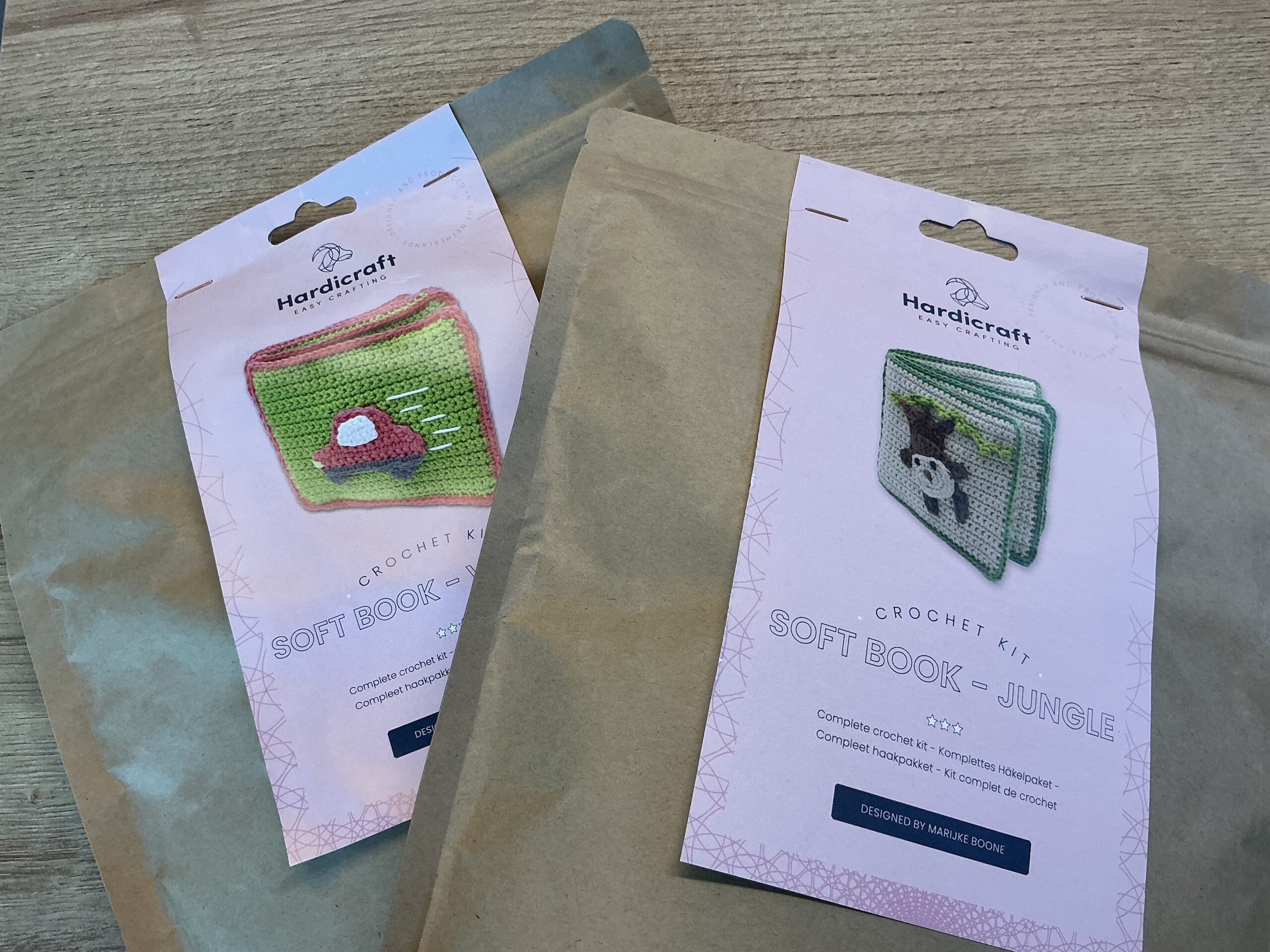 Hardicraft crochet book kit