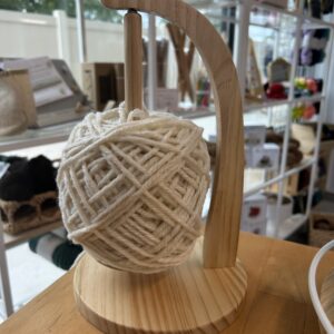 Rotating Yarn Holder with Magnet