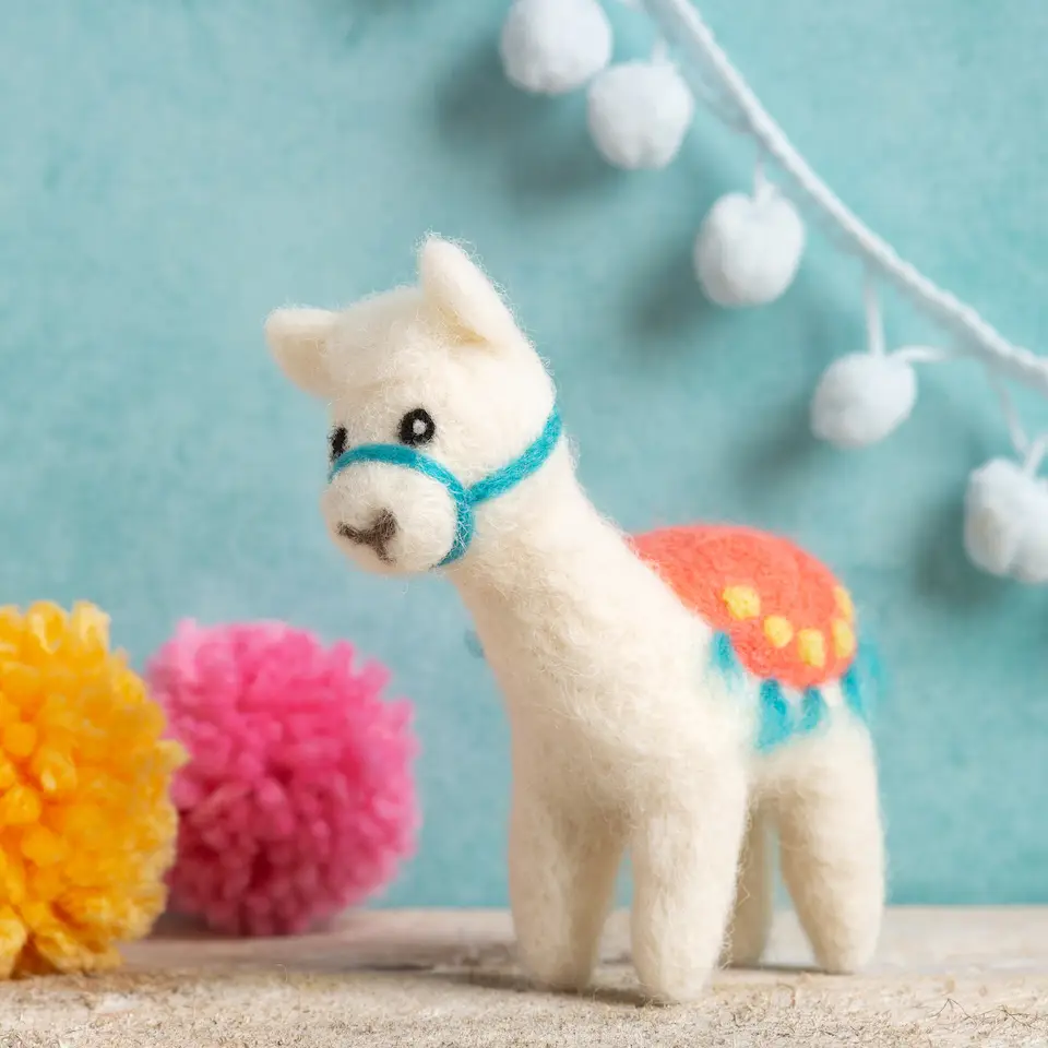 Alpaca Mini Needle Felting Kit | Beginner Craft Kit